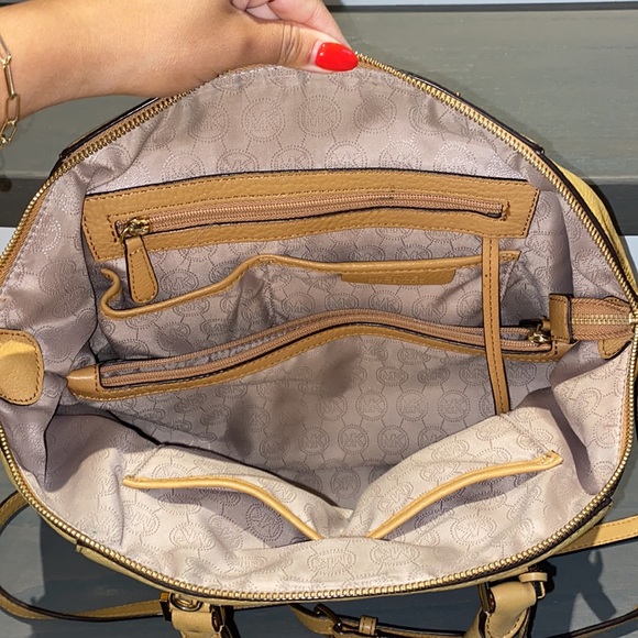 Michael Kors Handbag - Picture 6 of 6